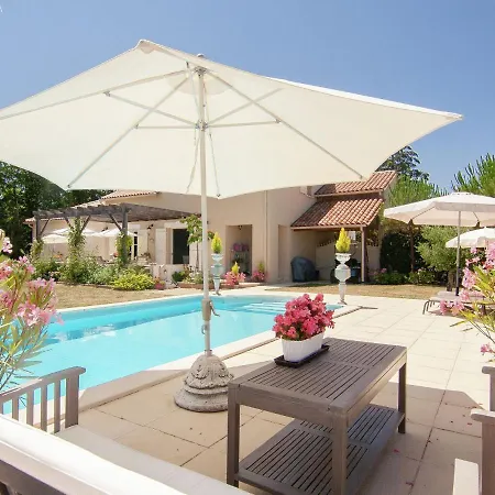 Classy Villa In Ecuras-Rouzede With Private Garden Villa *